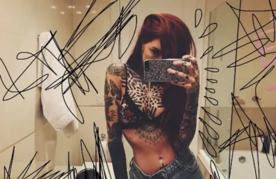 El piercing de Cande Tinelli en su pecho, debajo de la piel