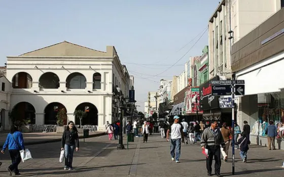 Peatonal Alberdi, centro de la ciudad de Salta