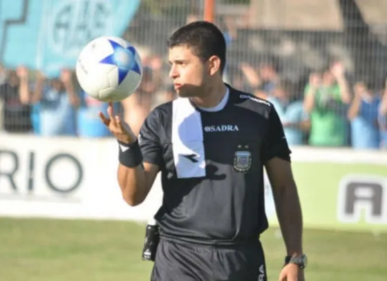 Después de la polémica Mitre pidió cambiar la terna arbitral