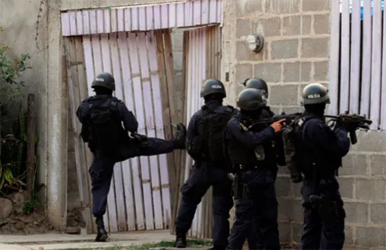 Tres policías van a juicio por torturas