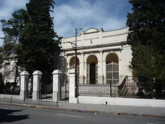 Preocupación por los alumnos de la Escuela Normal que reciben constantes amenazas