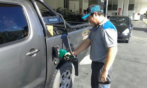 Estación de Servicio en Salta Capital. Foto de Víctor Aravena.