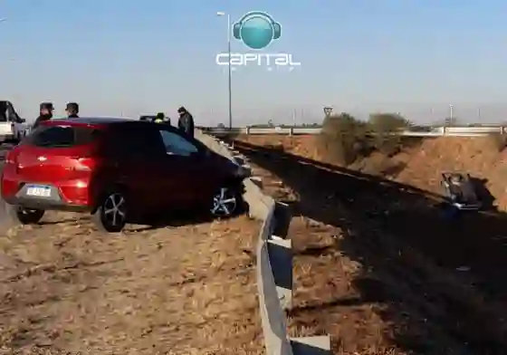 Madrugada trágica en Salta: Choque, vuelco y muerte frente al parque Bicentenario
