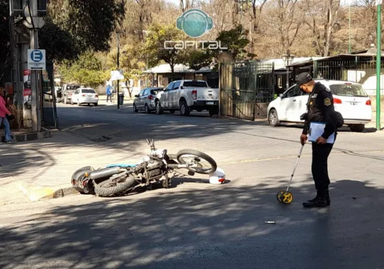 Chocaron a un agente de tránsito en plena Av. San Martín