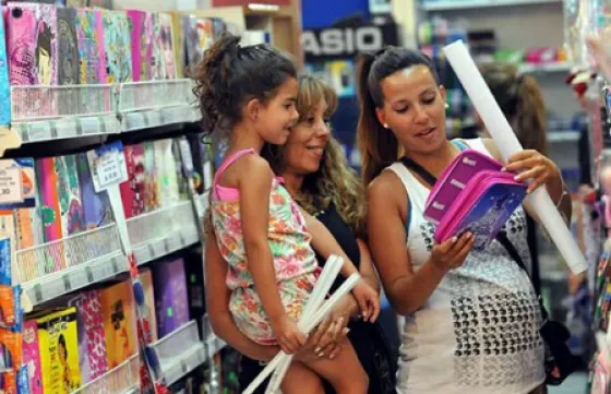 Defensa del Consumidor y comercios salteños trabajan en la canasta escolar 2017