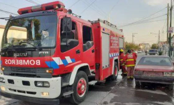 Rescataron a una familia de un incendio en Olavarria al 800