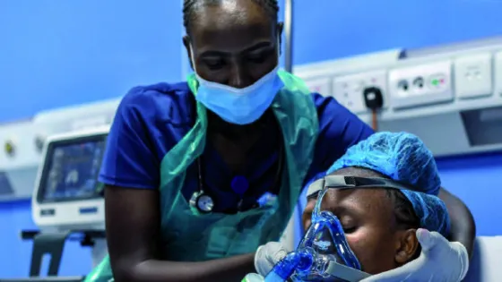 La variante Ómicron presenta "un riesgo muy elevado" para el mundo