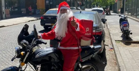 VIDEO: Un cadete disfrazado de Papá Noel detuvo a un ladrón