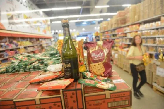 Conocé los precios de productos navideños en supermercados de la ciudad