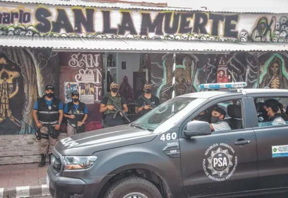 Allanamiento en el templo "San La Muerte": explotación y dólares