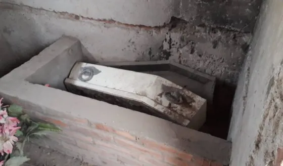 Pasó en Salta: profanaron una tumba para extraer miel