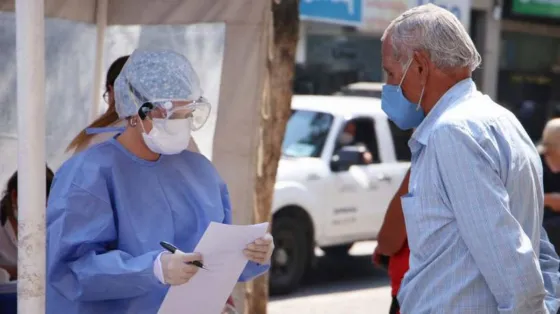 En las últimas 24 horas, se notificaron 413 casos nuevos en la provincia