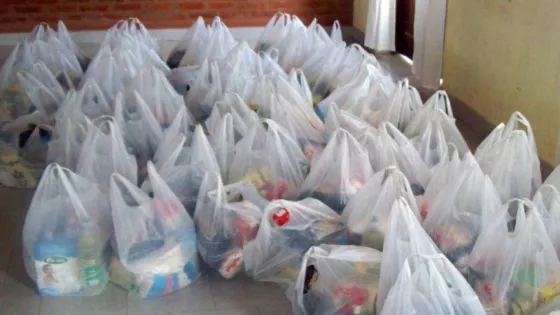 ¡Una vergüenza! Investigan la venta de bolsones alimentarios