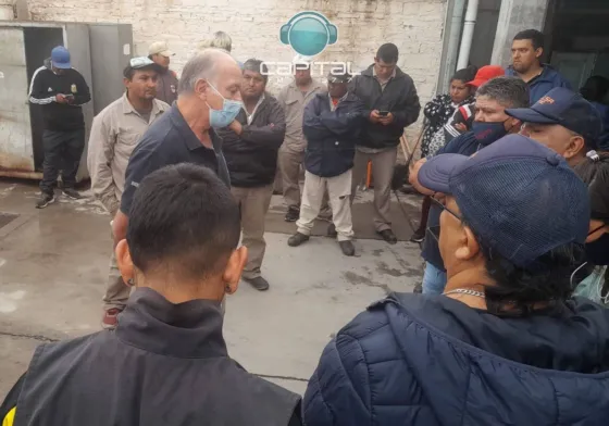 Trabajadores en paro se trenzaron fuerte con el secretario de Servicios Públicos y Ambiente