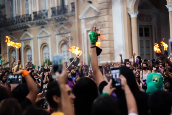 Multitudinaria manifestación del #8M en el centro de la Ciudad