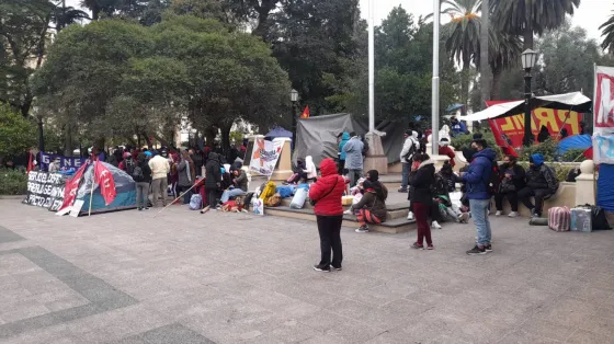 La Plaza 9 de Julio fue copada por agrupaciones piqueteras