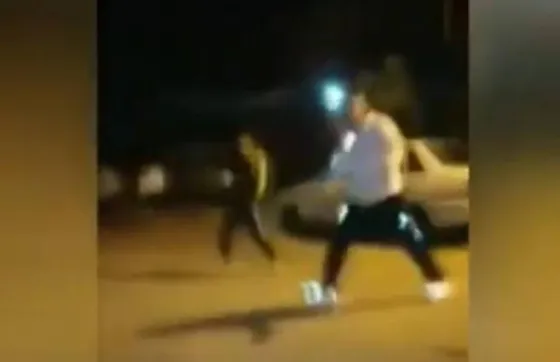 Llovieron piedras en el B° Miguel Ortiz: grupos se enfrentaron y destrozaron todo