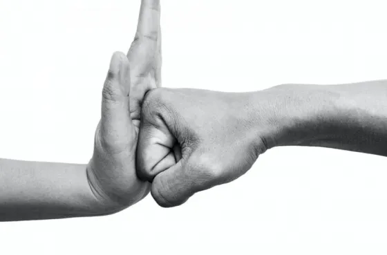 "Masculinidades en crisis": Un taller para recuperar a los varones que ejercen violencia de género