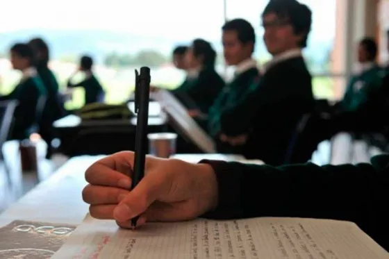 Según Carlos Saravia, "hay colegios privados que están debiendo más de $1 millón de pesos cada uno"