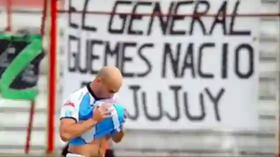 "El General Güemes nació en Jujuy": Los hinchas de Gimnasia de Jujuy reabrieron la polémica