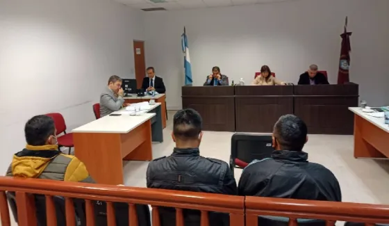 Juzgan a tres policías por la muerte de un detenido