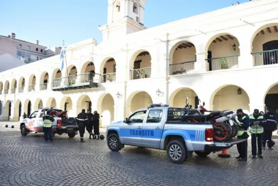 Operativo "sorpresa" en el centro: Multarán a motos mal estacionadas