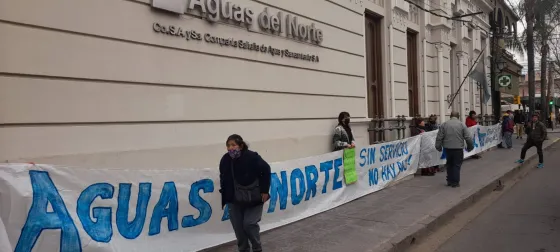 "Sin servicio no hay pago": Vecinos de Ciudad del Milagro protestan en Aguas del Norte