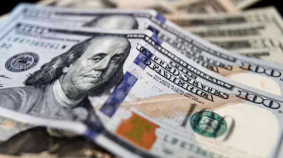 El dólar libre llega a los $338 en una brutal escalada