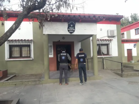 Financiera Ríos & Asociados: Transportaban bolsas de dinero en un patrullero