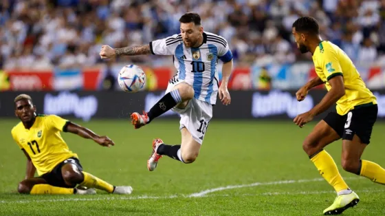 Con un doblete de un Messi, Argentina goleó a Jamaica antes del Mundial de Qatar