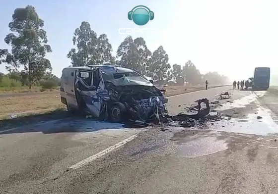 Un colectivo y una ambulancia chocaron en ruta 34