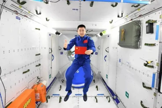Nuevo récord: un astronauta chino superó los 200 días en el espacio