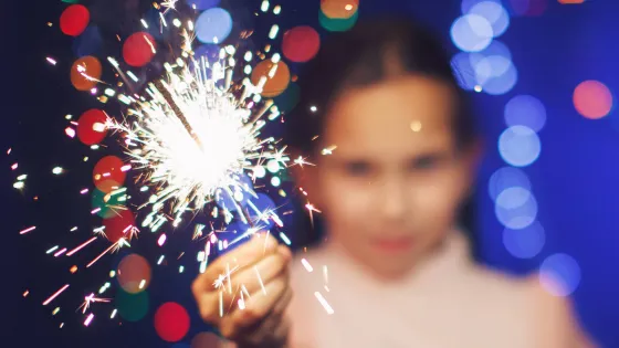 Se recomienda extremar el cuidado de niños para evitar quemaduras en las fiestas