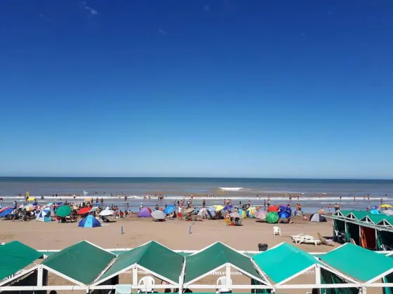Cuánto cuesta alquilar una carpa en Mar del Plata