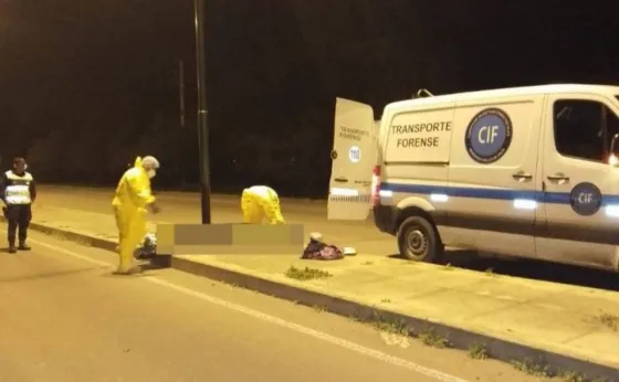 Un automóvil provocó la muerte de un motociclista y se dio a la fuga