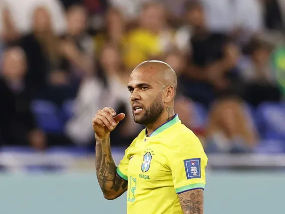 Detienen a Dani Alves por una denuncia de agresión sexual