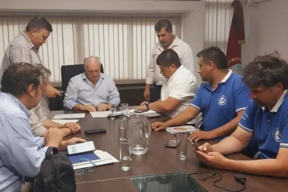 El sector docente y el Gobierno acordaron un incremento salarial del 6,5% para enero