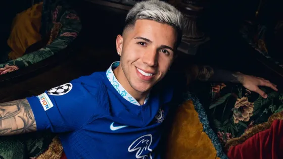 Enzo Fernández fue oficializado como nuevo refuerzo del Chelsea