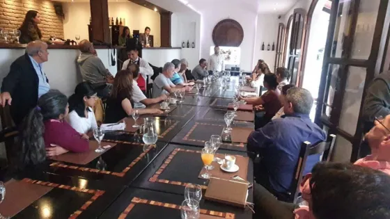 Funcionarios se reunieron con comerciantes de la plaza 9 de Julio