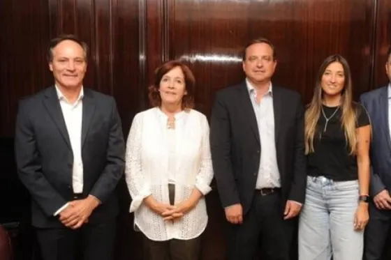 Rompen el bloque de senadores del Frente de Todos