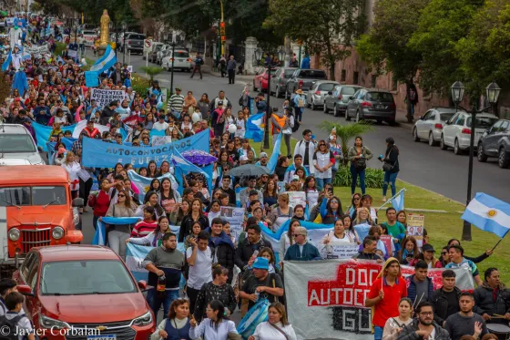 Zunino apuntó con los docentes: “No van a tomar ni prender fuego la ciudad, no lo voy a permitir”