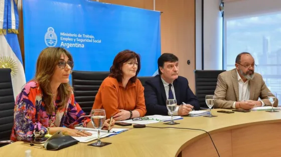 El Gobierno oficializó la suba del salario mínimo, vital y móvil