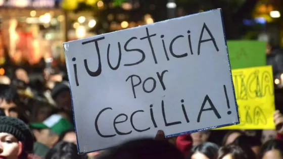 La madre de Cecilia encabezó una concentración en la Casa de Chaco para pedir Justicia