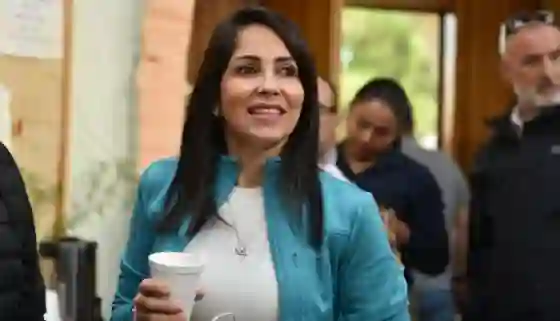 González ganó en Ecuador pero irá a segunda vuelta frente a Noboa