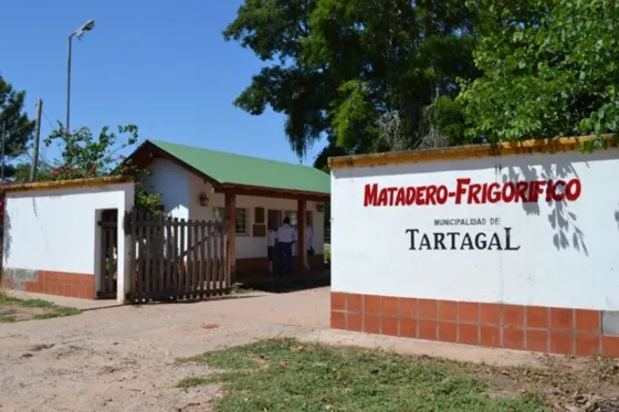 Por falta de agua suspenden la faena y el ingreso de animales al Matadero de Tartagal