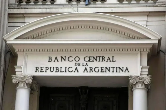 El Banco Central bajó a 110% la tasa de interés de plazos fijos