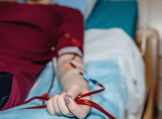 Diálisis: cortan el traslado para 300 pacientes por falta de pago