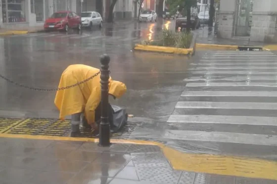 Realizaron tareas de limpieza de desagües e imbornales tras la lluvia