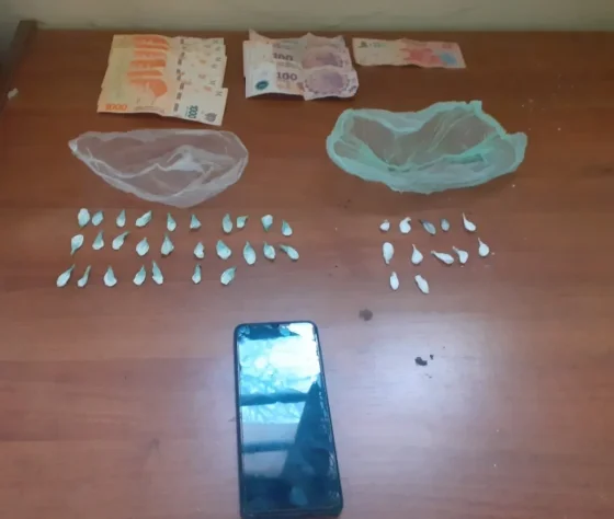 Detenidos en la vía pública con alrededor de 200 dosis de cocaína