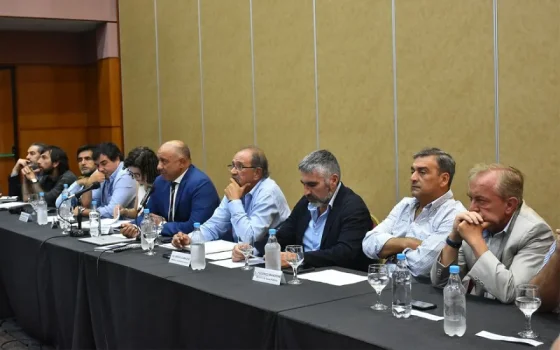 El Gobierno provincial anunció la apertura de las paritarias 2024